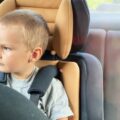 Do kiedy obowiązkowy fotelik podczas podróży z dzieckiem?