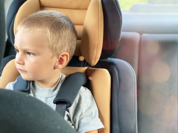 Do kiedy obowiązkowy fotelik podczas podróży z dzieckiem?