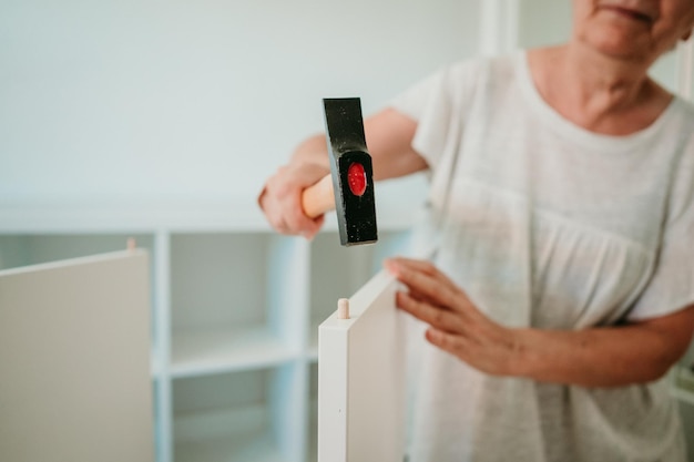 Jak wymienić akumulator w systemie alarmowym bezpiecznie i samodzielnie?