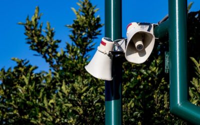 Jaki alarm na działkę wybrać, aby spać spokojnie?