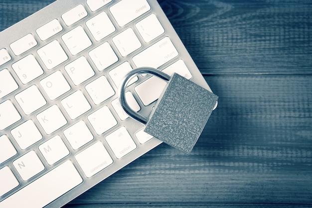 Jak zabezpieczyć dane w codziennej pracy?