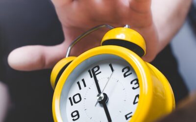 Co oznacza żółty alarm i kiedy jest ogłaszany?