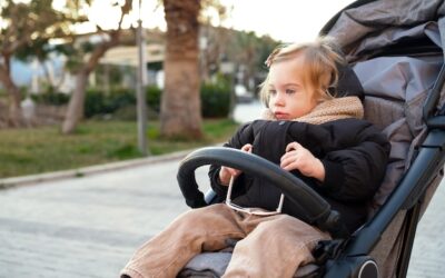 Jak długo dziecko jeździ w foteliku i od czego to zależy?