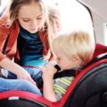 Jak przewozić dziecko w foteliku, by zadbać o jego bezpieczeństwo?