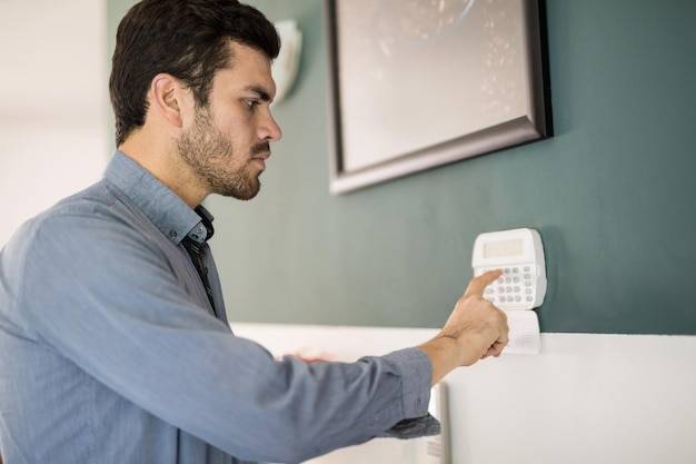 Jak zrobić instalację alarmową w domu samodzielnie?