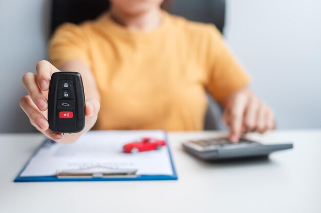 Od czego zależy ile kosztuje alarm samochodowy?