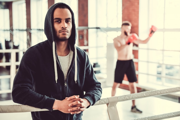 Od czego zależy ile zarabia trener personalny?