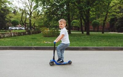 Od kiedy dziecko może jeździć na podstawce kodeks drogowy – co warto wiedzieć?