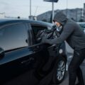 Jak zabezpieczyć się przed kradzieżą auta?