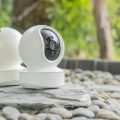 Jakie kamery wybrać do monitoringu domu aby czuć się bezpiecznie?